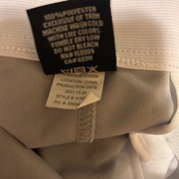 NWT Easton men’s baseball pants with the wide belt loops & 2 deep back pockets. - Picture 7 of 12